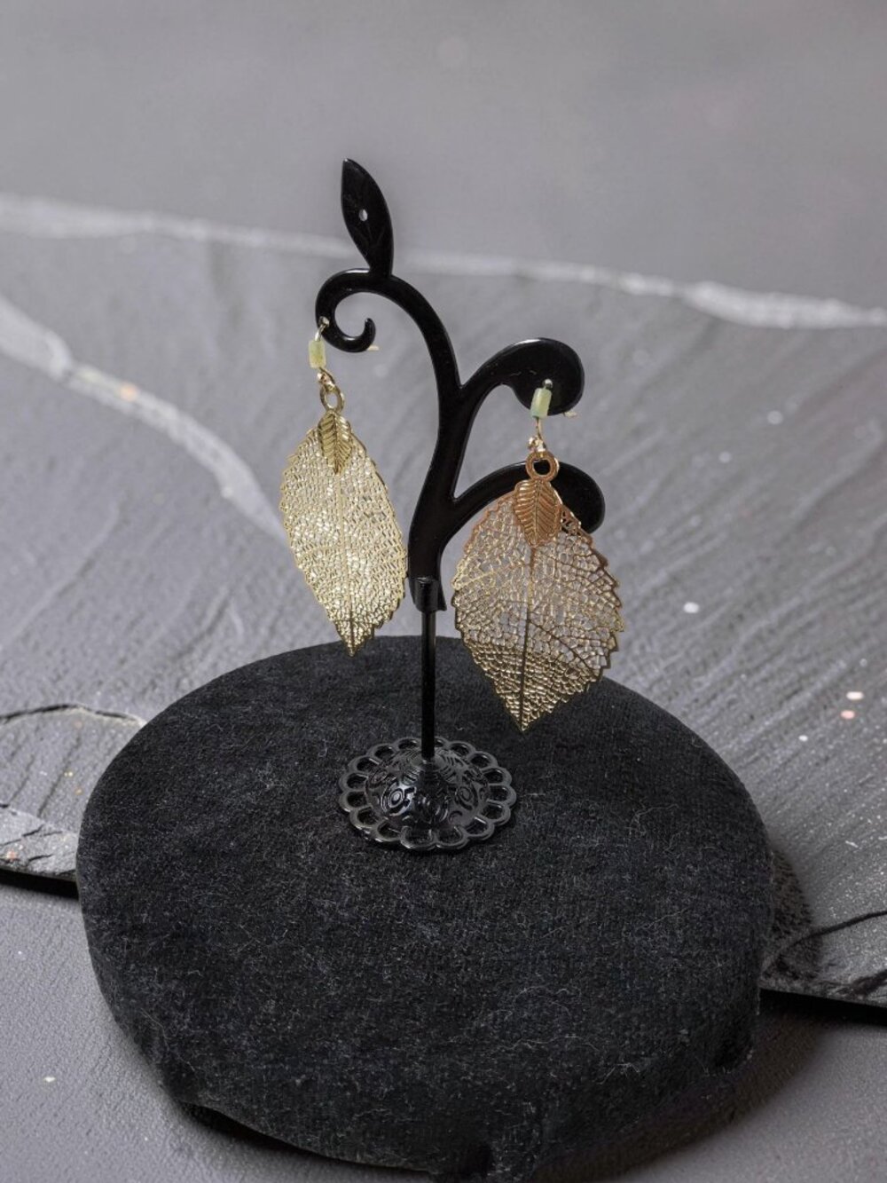 vintage gold tone metal filigree leaf ear wire earrings